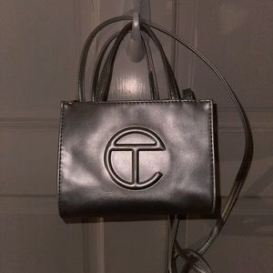 teflar bag silver comes with strap